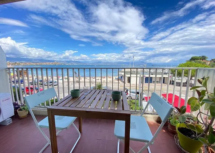 06At2 - Cosy Seaside T2 Ideally Located