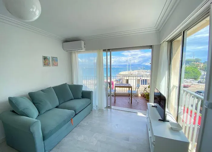 06At2 - Cosy Seaside T2 Ideally Located
