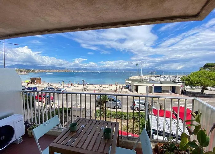 06At2 - Cosy Seaside T2 Ideally Located